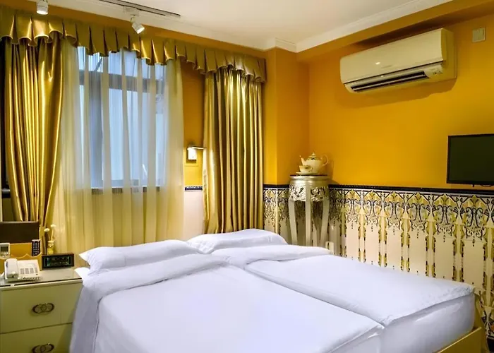 Happy Family Hotel