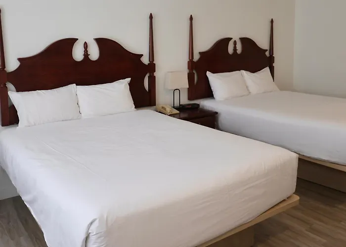 Travelodge By Wyndham Quebec City Hotel & Convention Centre