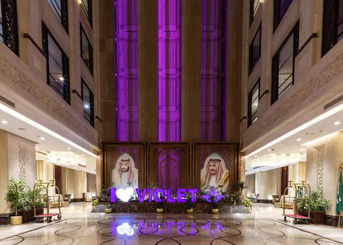 Spa Hotel: Violet Al Azizia Hotel Masjid Al Qatari