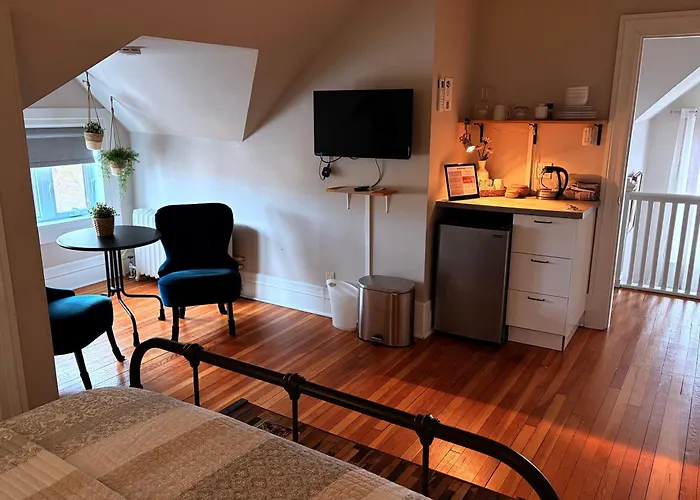 Hotel near College: Gite Du Quartier Des Arts