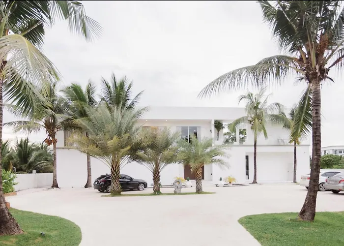 Palm - Award Winning Modern Luxury & Exclusive