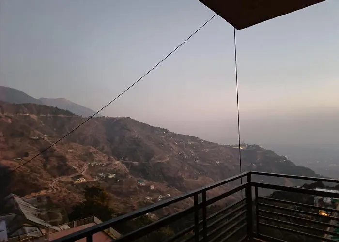 King Castle Mcleodganj-Centrally Heated And Air Cooled- Near Mall Road - Free Parking