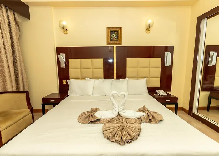 Airport Hotel: Sun & Sands Sea View Hotel