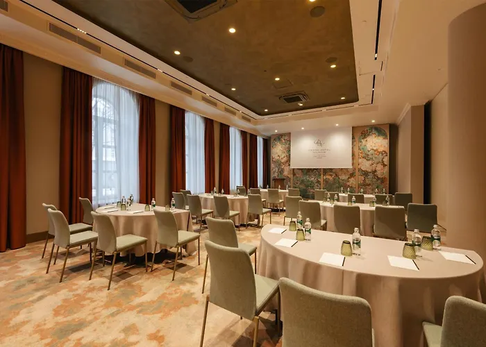Grand , Curio Collection By Hilton