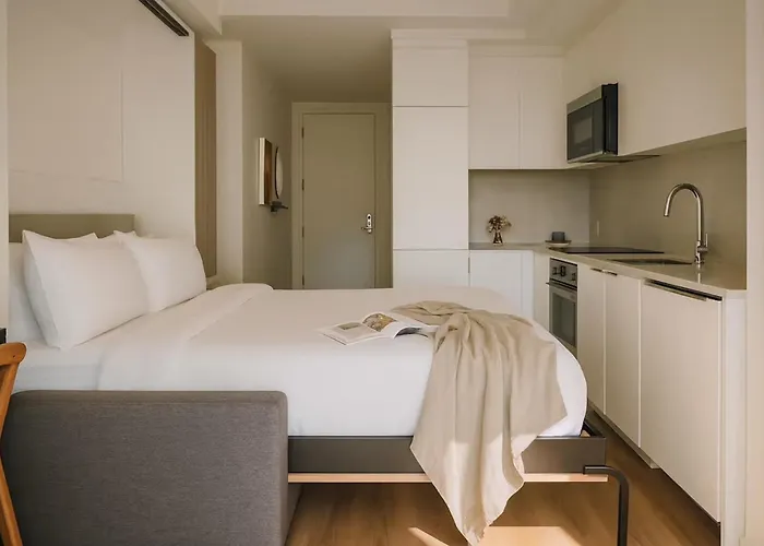 Family Hotel: Sonder By Marriott Bonvoy Maisonneuve Apartments Downtown