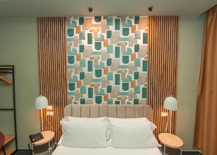 Noah Gate Hotel & Suites