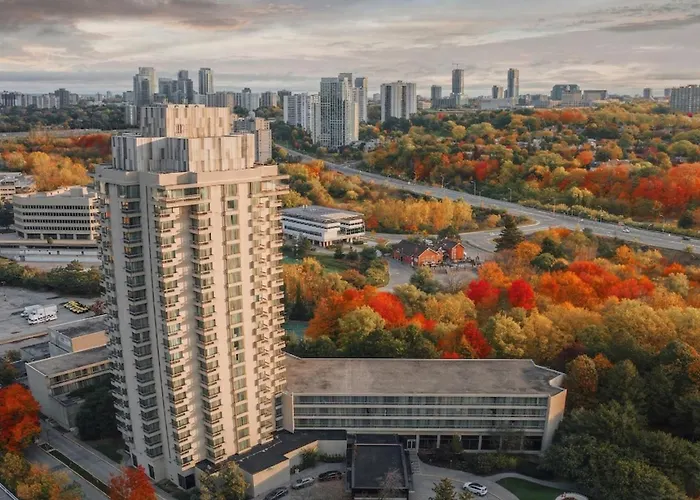 Hotel with Tennis: Crowne Plaza Toronto - North York By Ihg