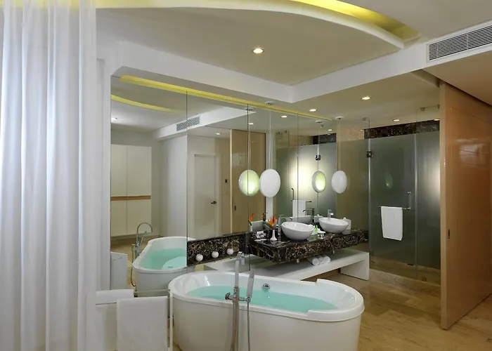 Hotel with pool: Paradisus Palma Real Golf & Spa Resort All Inclusive