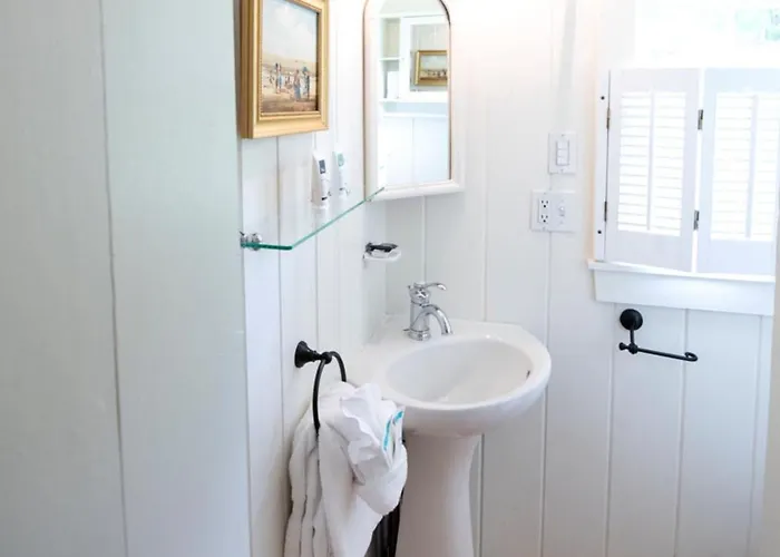 The Cottages At Cabot Cove