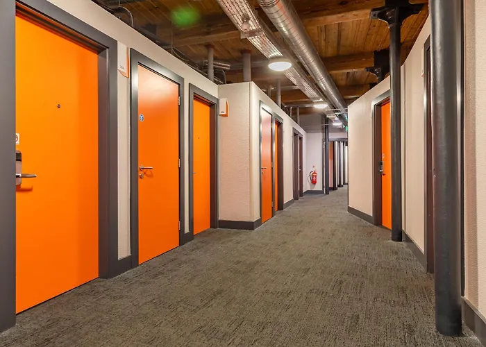 Easyhotel