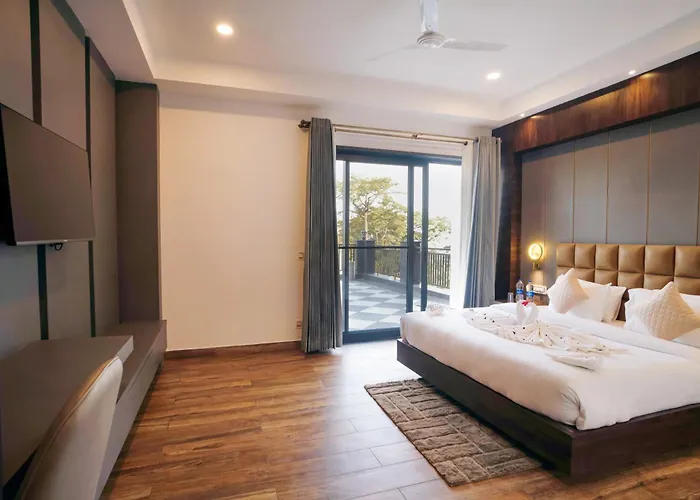 Dhauladhar Heights Resort