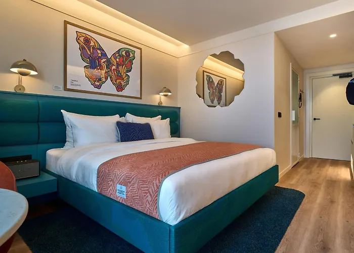 Social Hub Poblenou Extended Stay