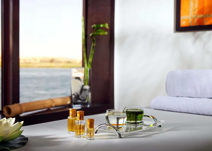 Hotel de 5 estrellas: Moevenpick Royal Lily Nile Cruise, Every Monday Four Nights From Luxor, Every Friday Three Nights From Aswan - Including Excursions & Sightseeing