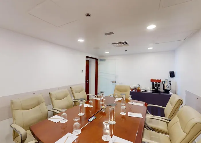 Romantic hotel: Radisson Hotel Colombo