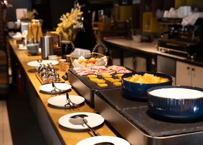 Family Hotel: Madrigal