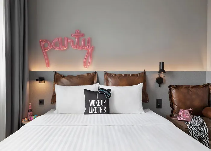  Moxy Duesseldorf City