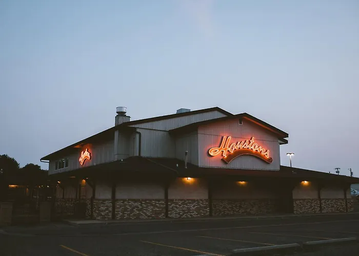 Clarion & Suites