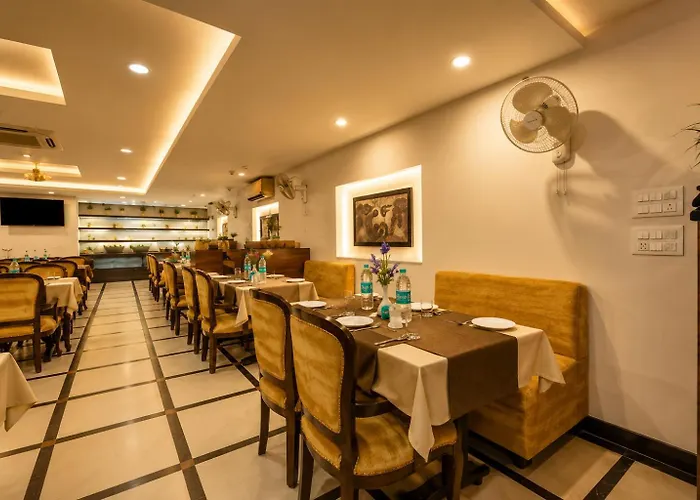 Pets Allowed Hotel Airport La Sapphire & Restaurant