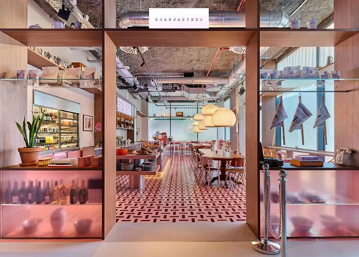 Social Hub Poblenou Extended Stay