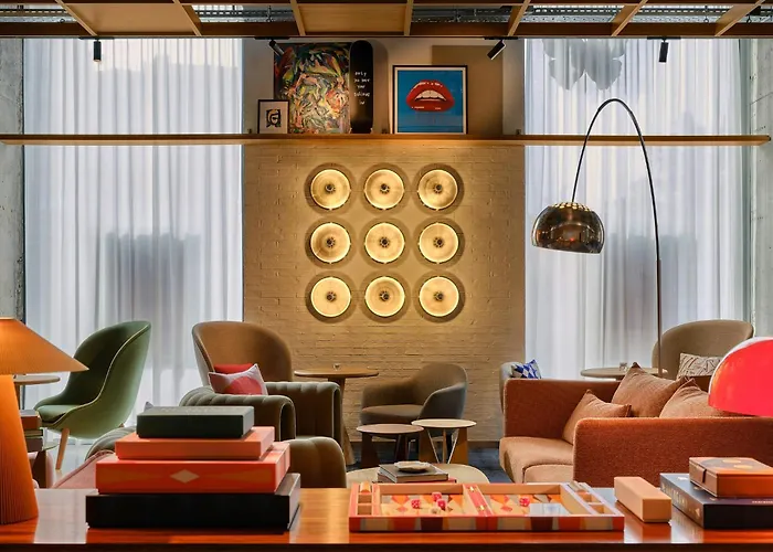 Social Hub Poblenou Extended Stay