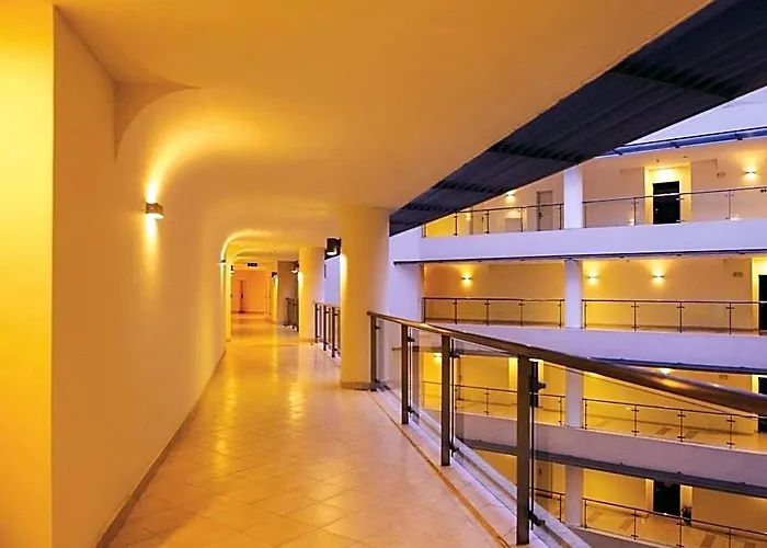 Best Selfcatering Crescent Residence 1