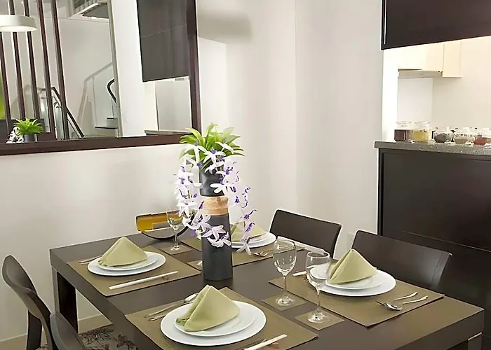 Best Selfcatering Crescent Residence 1