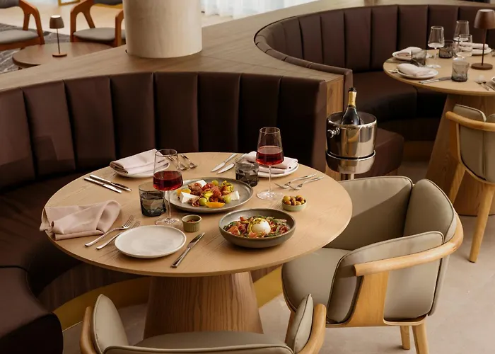 Hotels With Four Stars Crowne Plaza Melbourne Carlton By Ihg