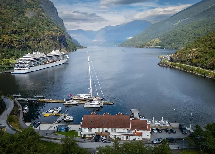 Resorts Guide Flam Marina