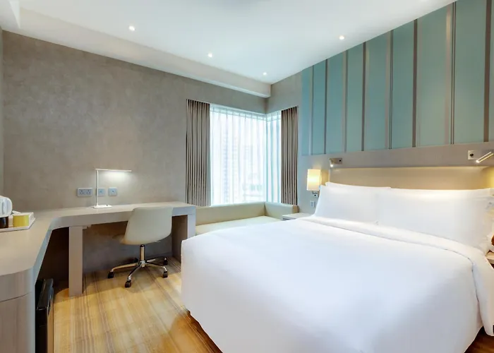 Romantic hotels Holiday Inn Express Hong Kong Mongkok By Ihg