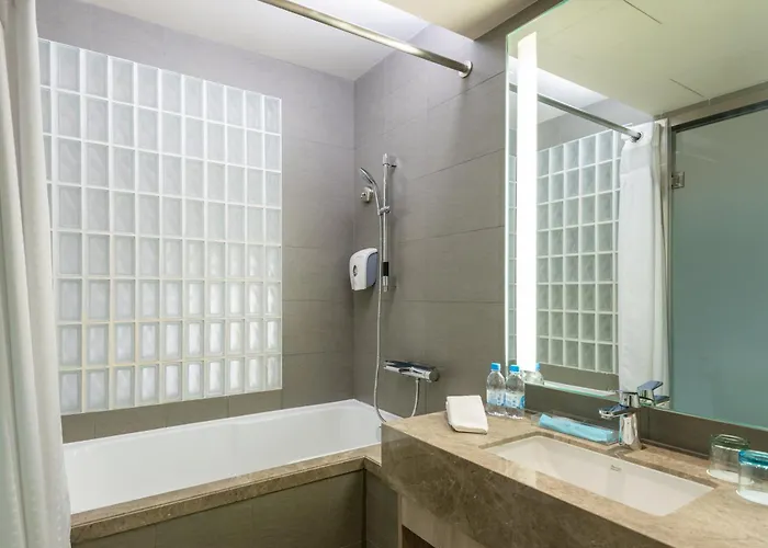 Romantic hotels Holiday Inn Express Hong Kong Mongkok By Ihg
