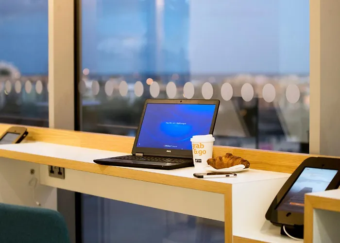  Holiday Inn Express - Malta By Ihg