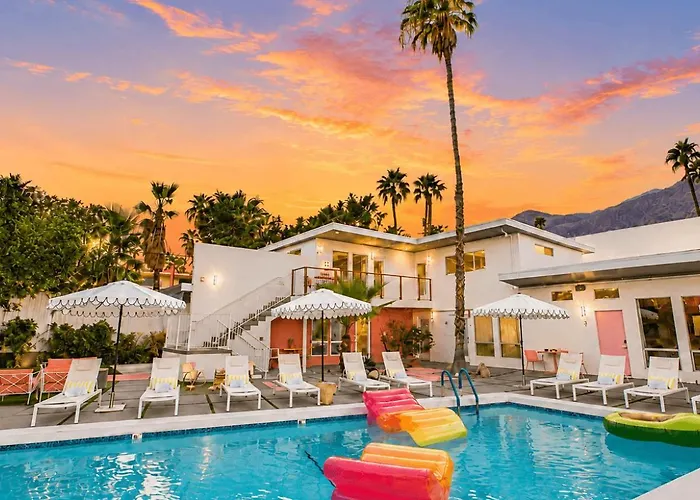 5 star hotels Wesley By Avantstay Mid-Century Modern Oasis With Pool