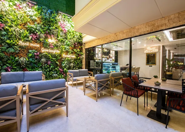 Aprilis Deluxe Hotel