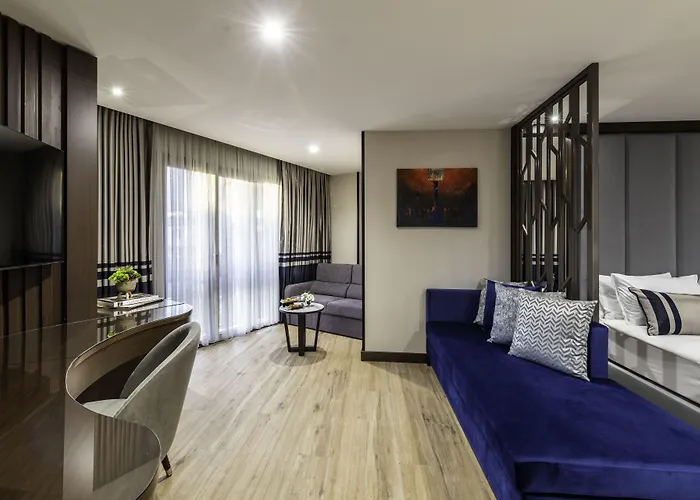 Aprilis Deluxe Hotel