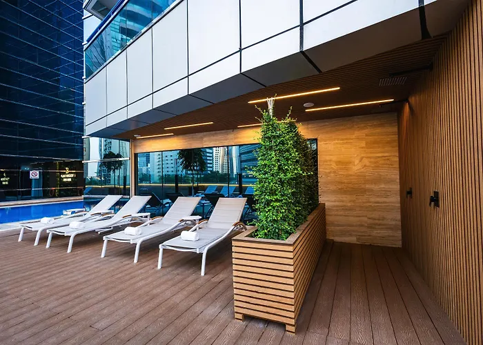 Golden Tulip Media Hotel