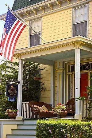 Cheap hotels Yankee Peddler