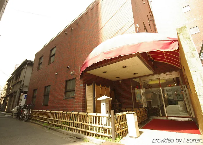 Cheap hotel: Oak Hotel