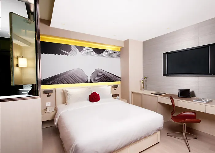 Beach hotel: Butterfly On Waterfront Boutique Hotel Sheung Wan