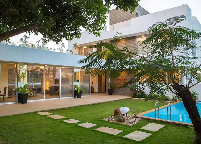 El House By Stayvista - Unwind In A Villa With Pool And Lush Lawn
