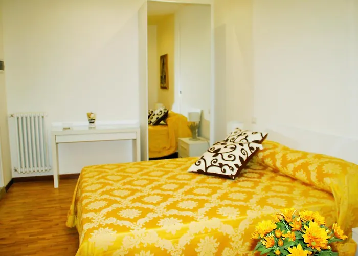 Resorts Guide Have A Nice Holiday - Luxury Rooms