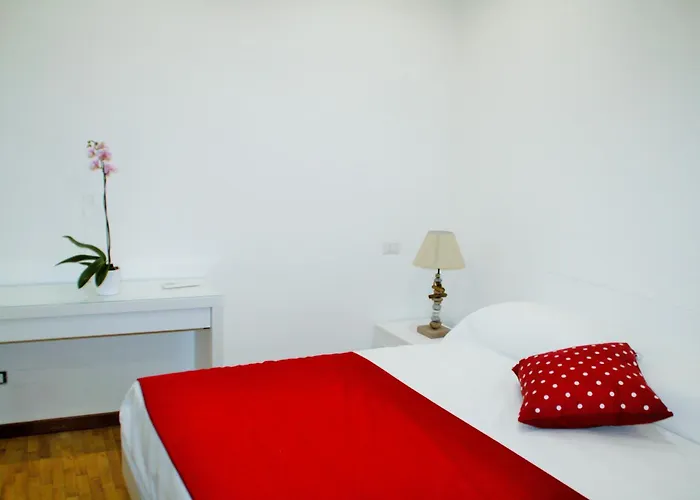 Resorts Guide Have A Nice Holiday - Luxury Rooms