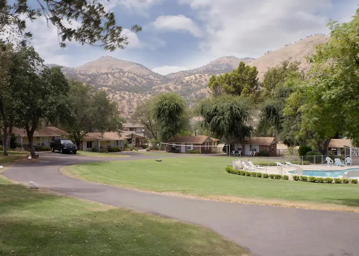 Family Friendly Hotels Lazy J Ranch