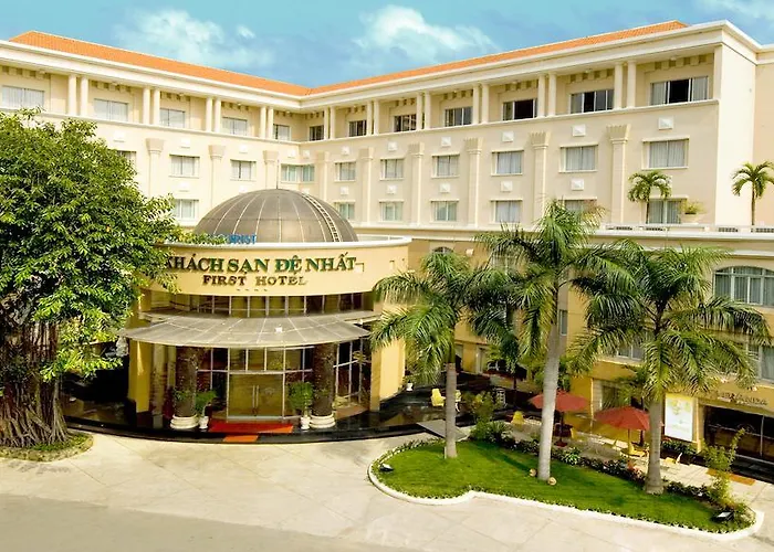 Beach hotel: First Hotel