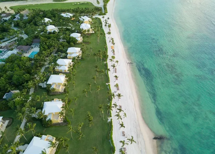 Central hotel: Tortuga Bay