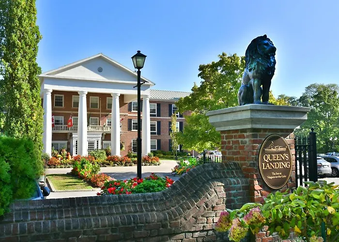 5 star hotels Queens Landing