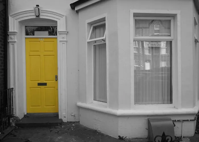 Pension Guide Big Yellow Door In Queens Quarter