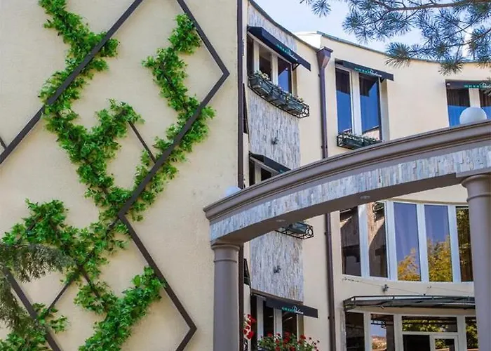  Green Palace