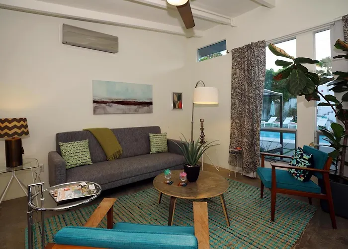 5 star hotels Wesley By Avantstay Mid-Century Modern Oasis With Pool