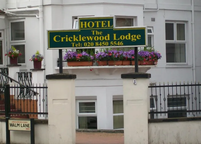  Cricklewood Lodge
