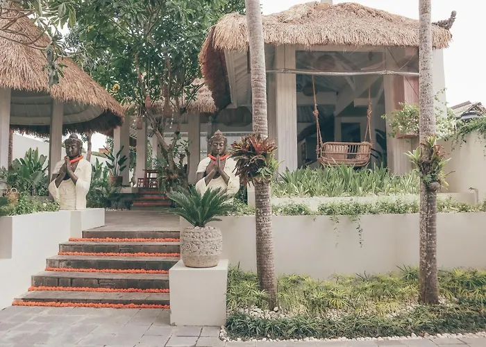 Lodge: Arya Wellness - Female Only